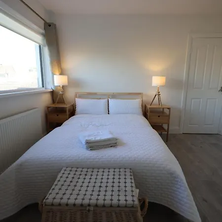 Δωμάτια σε οικογενειακή κατοικία Large Double 15mins From City Centre & Airport *