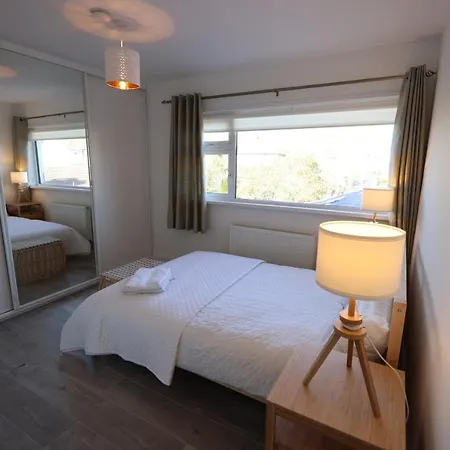 Large Double 15mins From City Centre & Airport Séjour chez l'habitant *